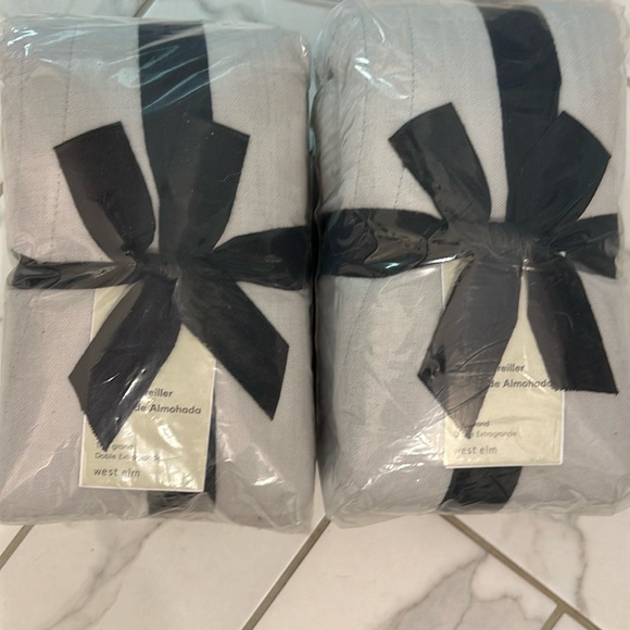 West Elm Other - New West Elm King Shams